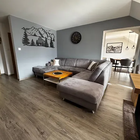 Pod Smokovcom Apartament